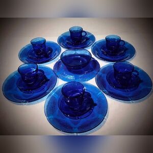 VTG Forte Crisa Cobalt Blue "Sunflower" Glass Dinnerware Set Of 20